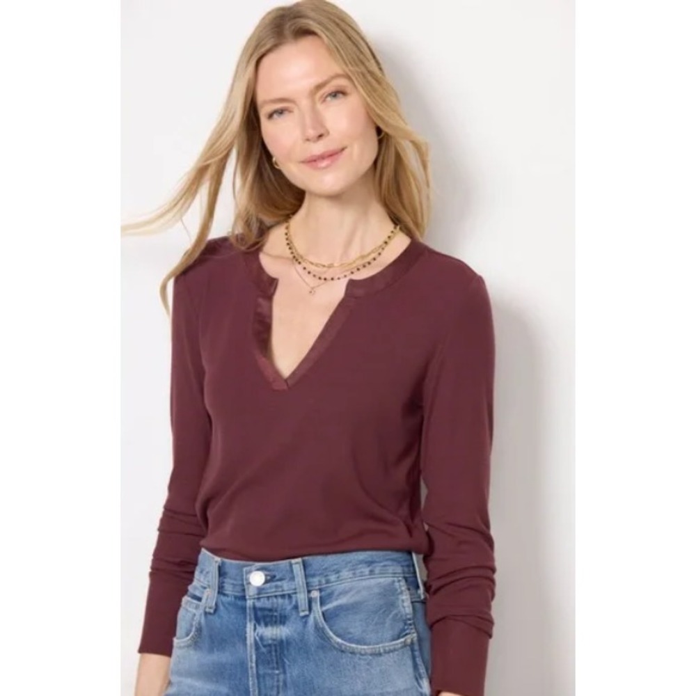 NEW‎ Evereve Beau Split Neck Burgundy Ribbed Tee Top Stretchy Long Sleeve S